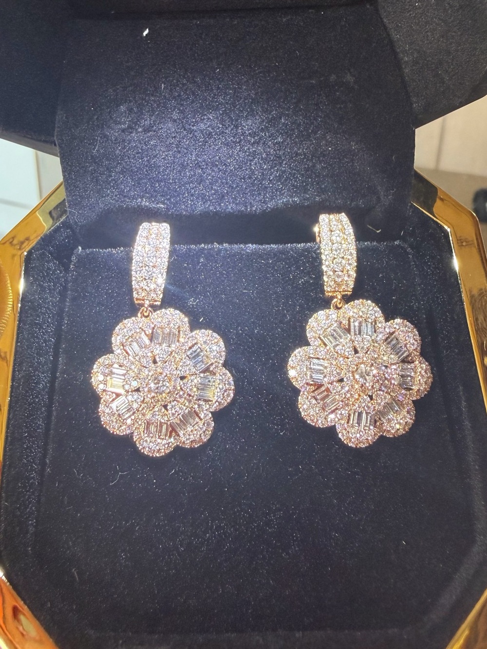 Earring Diamond Emeral cut natural 
Au 750 Rose Gold